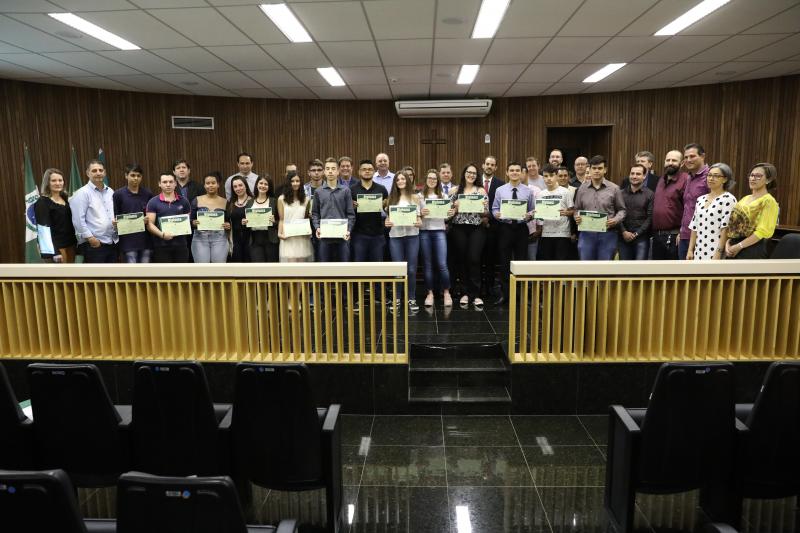 Projeto Parlamento Jovem realiza diplomação de estudantes eleitos em Laranjeiras do Sul